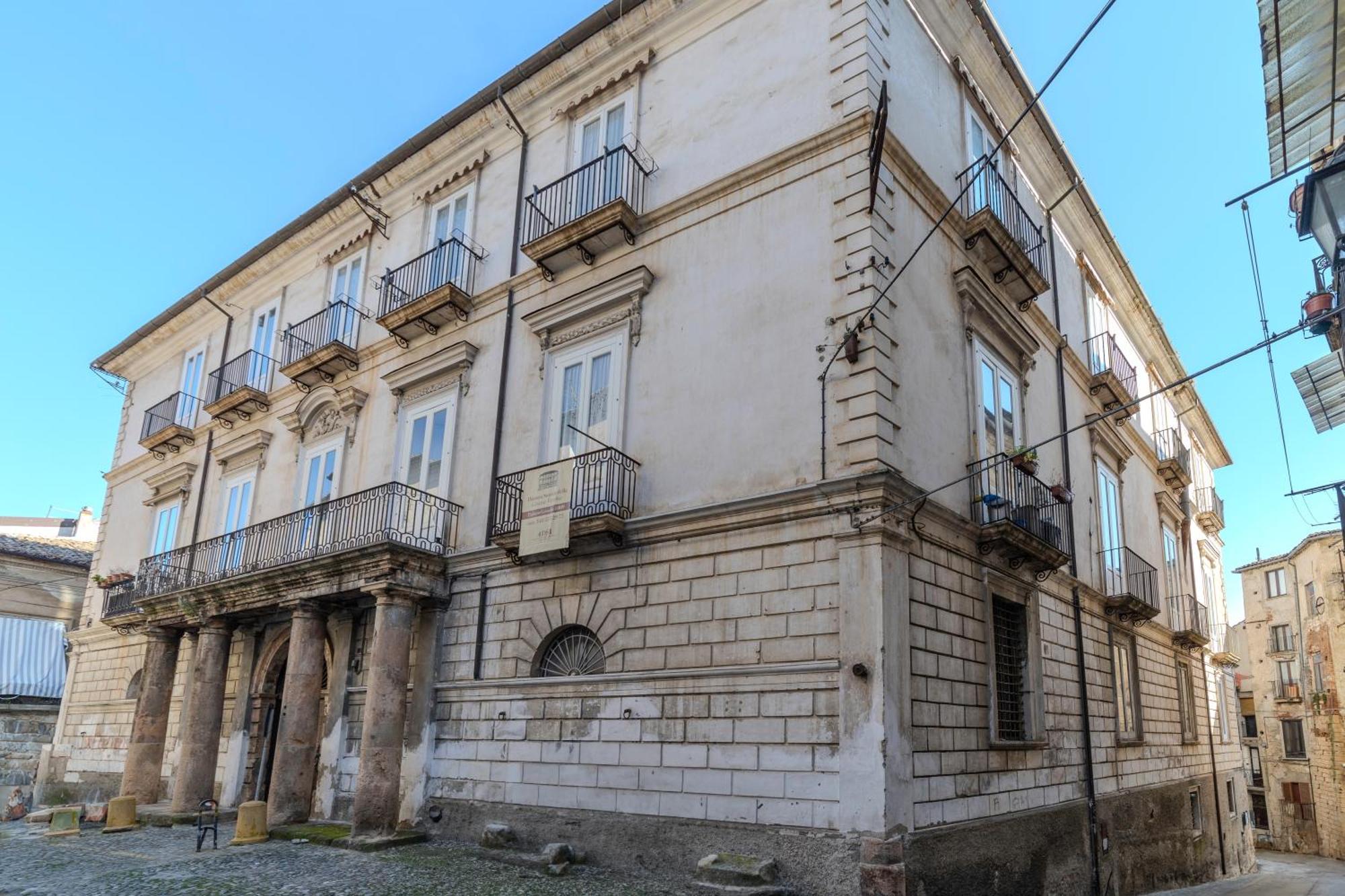 Dimora Storica Giostra Vecchia - Palazzo Grisolia 1809 Cosenza Buitenkant foto